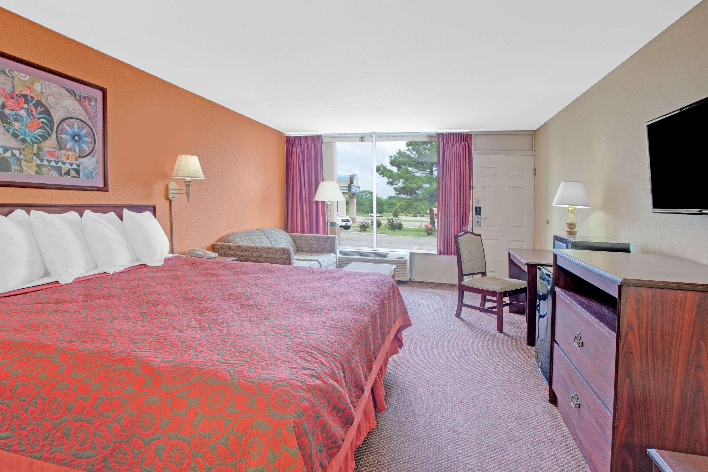 Days Inn By Wyndham Okemah Exteriör bild